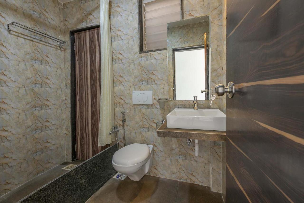 Stayvista'S Vine & Splash - Riverside Villa With An Infinity Pool And Indoor Games Karjat Bagian luar foto